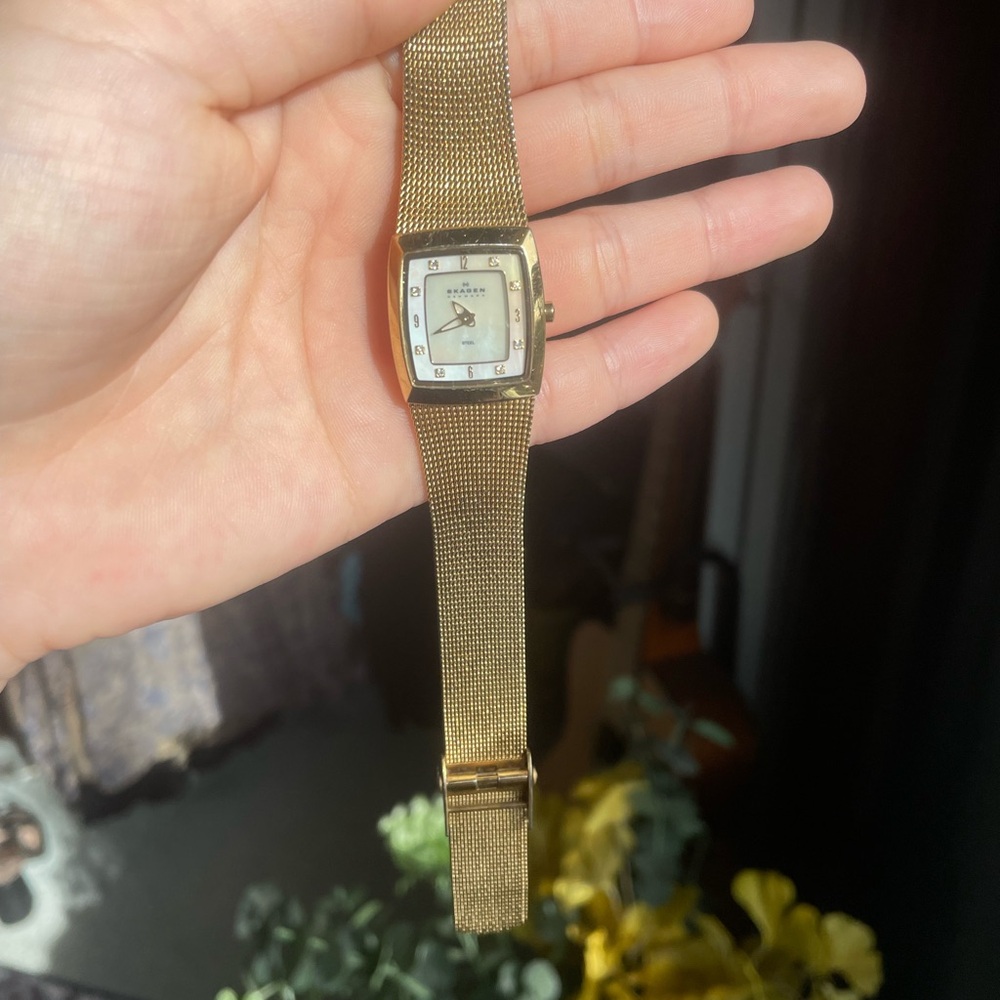 Gold Skagen Watch - Picture 3 of 5